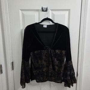 Suzy Shier Black Floral Velvet Blouse